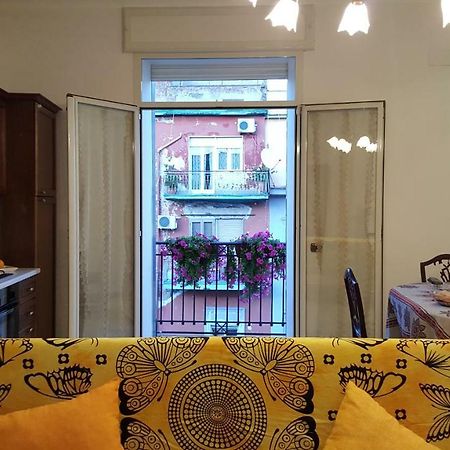 Una Casetta Al Centro Di Napoli エクステリア 写真