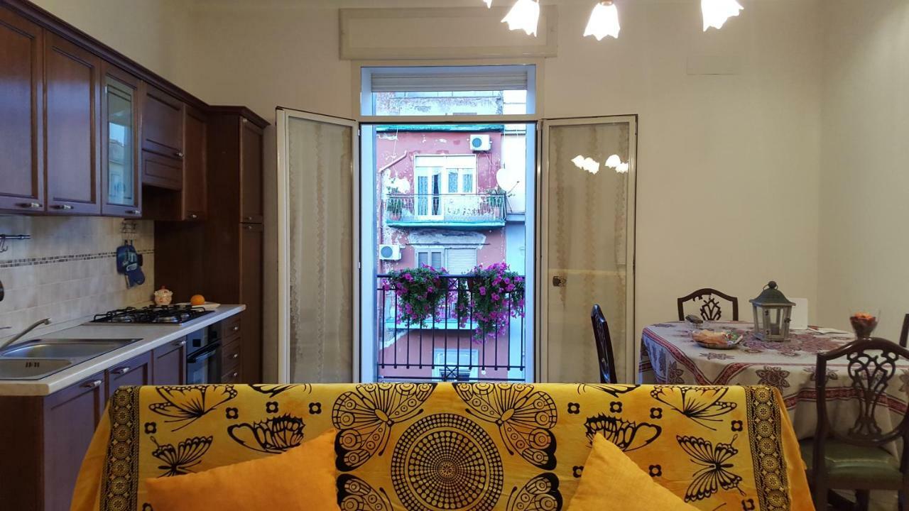 Una Casetta Al Centro Di Napoli エクステリア 写真